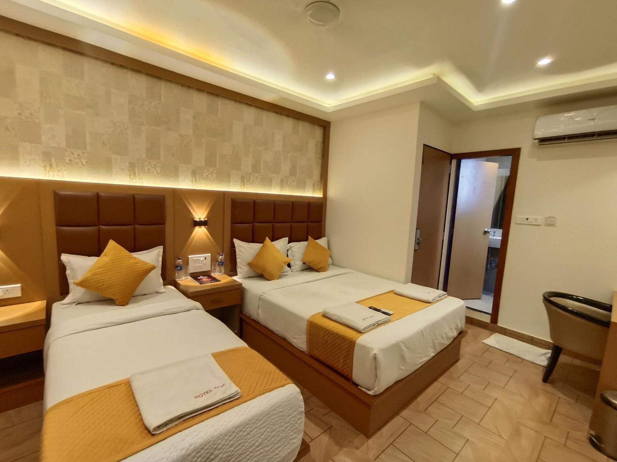 מומביי Hotel Riva International Goregaon- Near Nesco מראה חיצוני תמונה