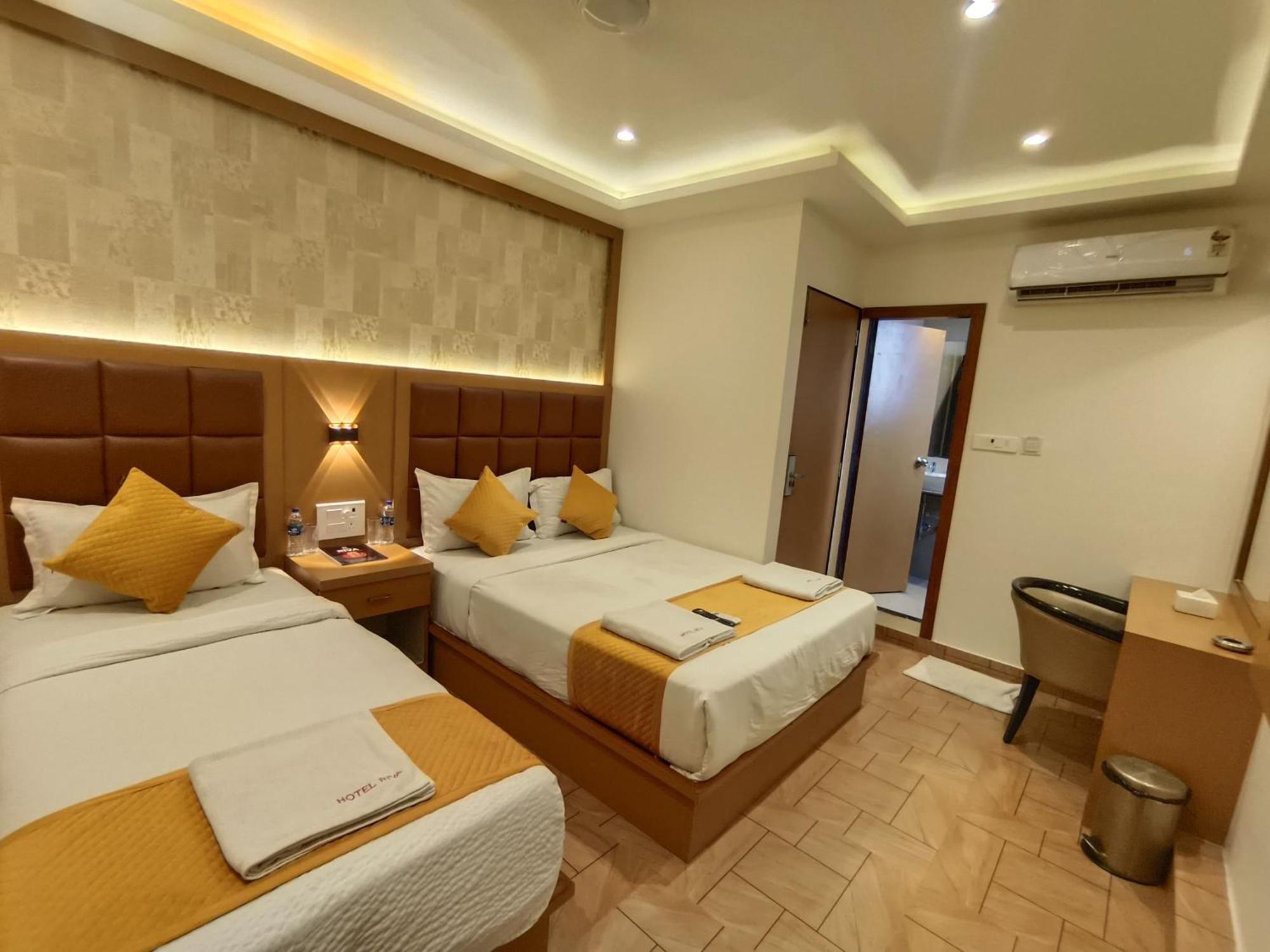 מומביי Hotel Riva International Goregaon- Near Nesco מראה חיצוני תמונה
